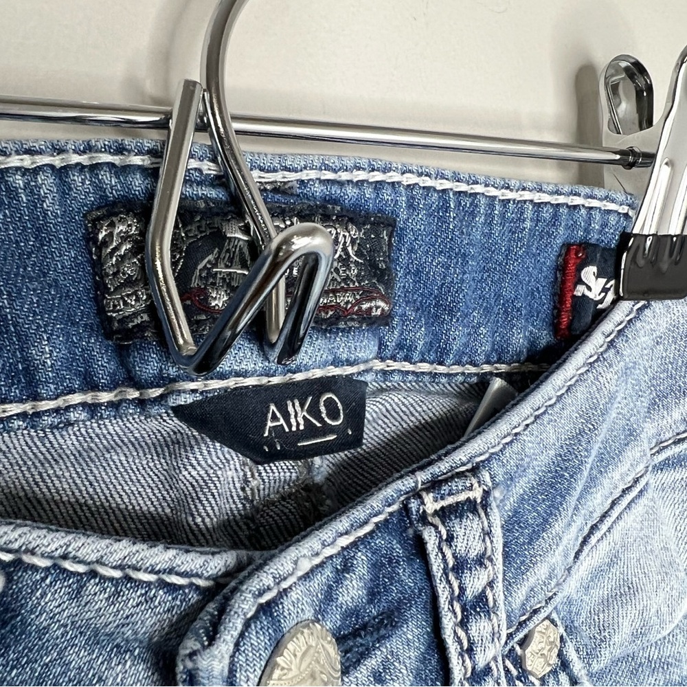 SILVER JEANS AIKO super stretch mid capri jean. 26/22. - Picture 2 of 6